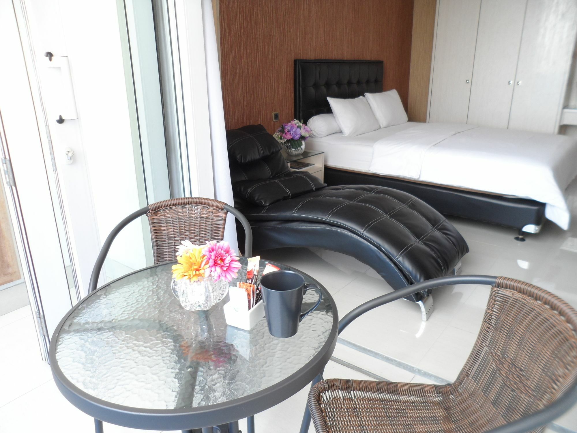 Harvia Suites Kebon Jeruk Jakarta Eksteriør billede