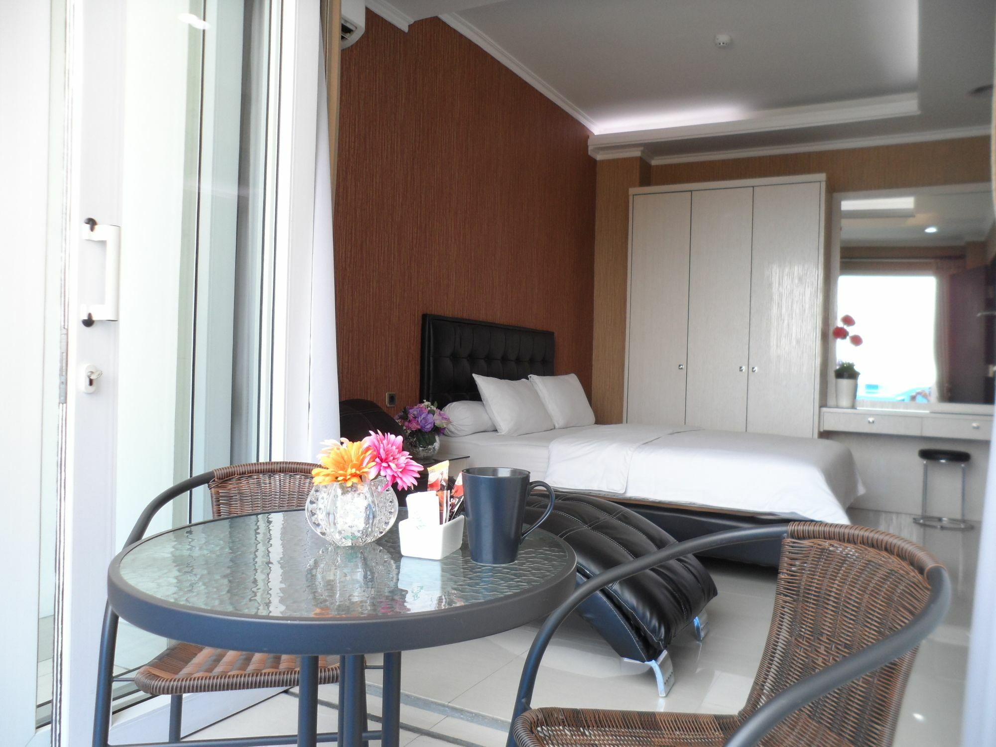 Harvia Suites Kebon Jeruk Jakarta Eksteriør billede
